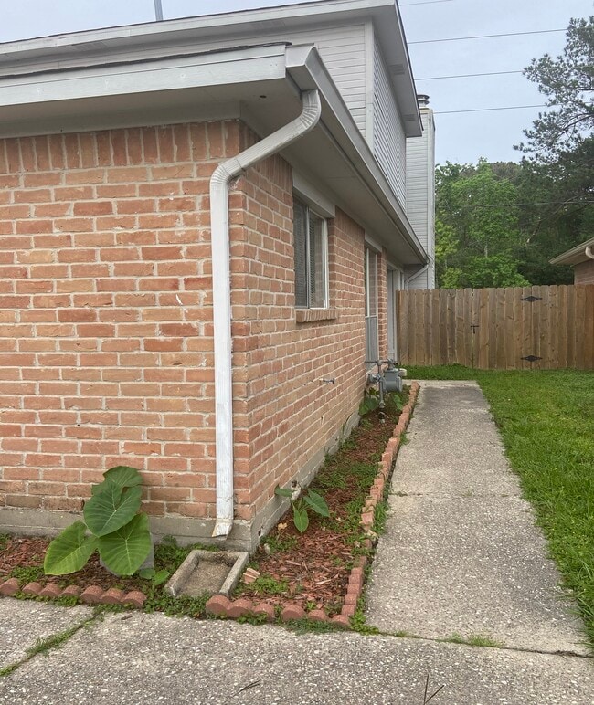 7842 Winehill Ln in Houston, TX - Building Photo - Building Photo