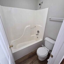 2583 Faxon Ave in Memphis, TN - Foto de edificio - Building Photo