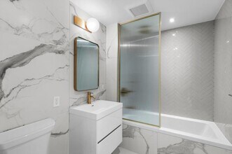 533 E 12th St in New York, NY - Building Photo - Building Photo