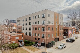 Blackstone Station in Omaha, NE - Building Photo