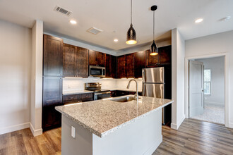 Allum At South Post Oak in Houston, TX - Building Photo - Interior Photo