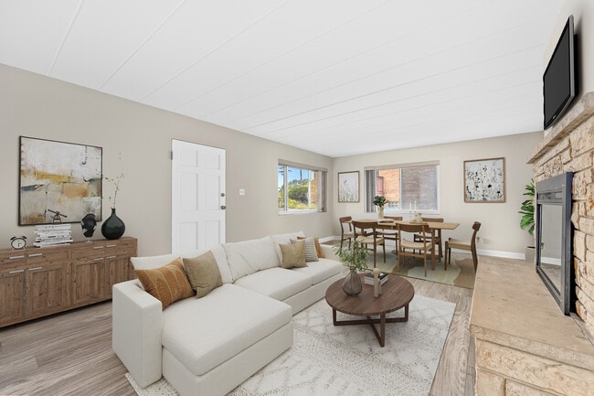 332 Maple Ave in Downers Grove, IL - Building Photo - Building Photo