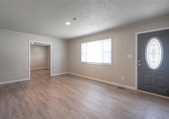 2401 NE Pursell Rd in Kansas City, MO - Building Photo - Building Photo