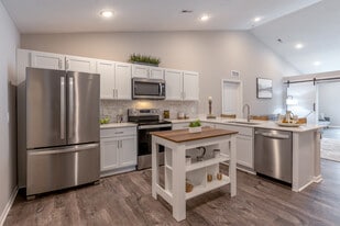 Chestnut Hills in Whitmore Lake, MI - Building Photo