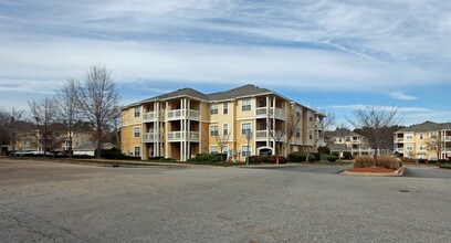 Camden Lake Pine in Apex, NC - Building Photo - Building Photo