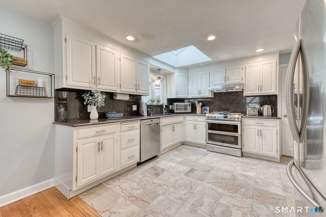 155 Spring St in Glastonbury, CT - Building Photo - Building Photo