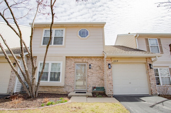 1217 N Village Dr in Round Lake Beach, IL - Building Photo - Building Photo