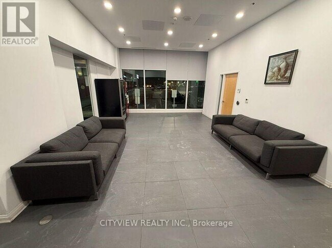 1900 Simcoe St N in Oshawa, ON - Building Photo - Building Photo