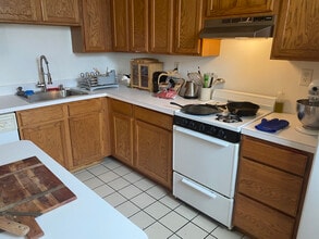 1127 Commonwealth Ave, Unit 34 in Boston, MA - Foto de edificio - Building Photo