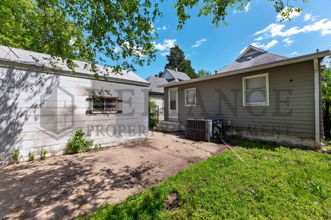 1028 W Munnell Ave in Wichita, KS - Building Photo - Building Photo