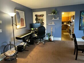 325 Main St, Unit 3 in Medford, MA - Foto de edificio - Building Photo