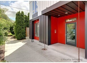 4235 N Massachusetts Ave in Portland, OR - Building Photo - Building Photo