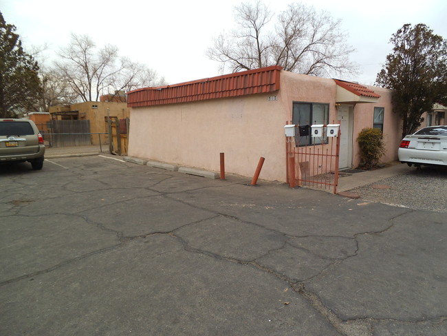 317 Texas St NE in Albuquerque, NM - Building Photo - Building Photo