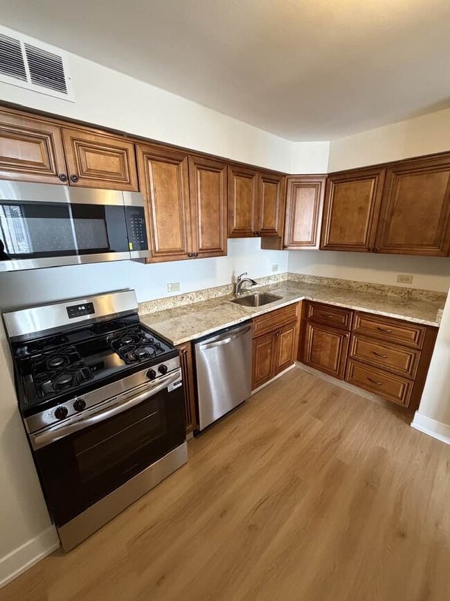 6325 N Sheridan Rd, Unit 6325 N Sheridan