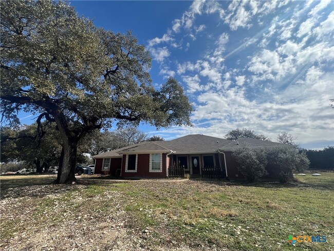 10903 Farm to Market 2410 in Belton, TX - Foto de edificio - Building Photo