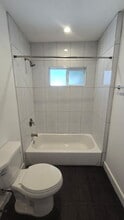 6724 Simpson Ave in North Hollywood, CA - Building Photo - Building Photo