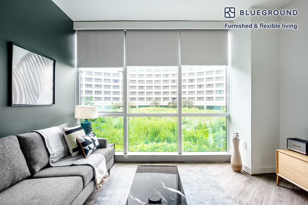 1901 Connecticut Ave NW, Unit FL3-ID219 in Washington, DC - Building Photo