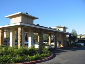 River Oaks Apartments in Yuba City, CA - Building Photo - Building Photo