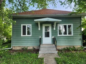 600 NE 3rd St in Eagle Grove, IA - Building Photo