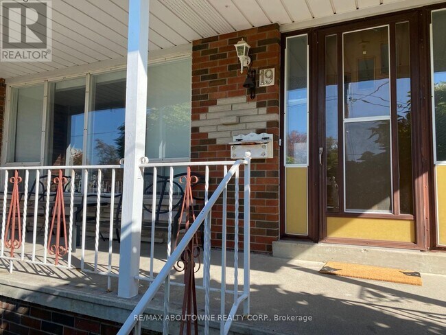 19 Algoma Dr in Guelph, ON - Building Photo - Building Photo