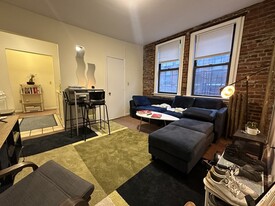 55 Burbank St, Unit #1 Apartamentos