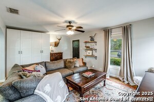 185 Bryn Mawr Dr in San Antonio, TX - Building Photo - Building Photo