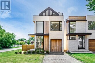 739 Ebony Ave in Mississauga, ON - Building Photo - Building Photo