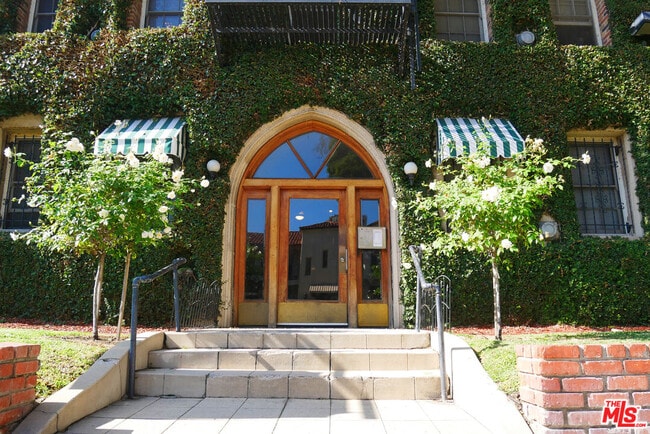 property at 611 Cloverdale Ave