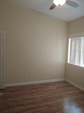 3760 N Jog Rd, Unit 202 in West Palm Beach, FL - Foto de edificio - Building Photo