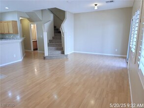 6544 Strolling Plains Ln in Henderson, NV - Building Photo - Building Photo