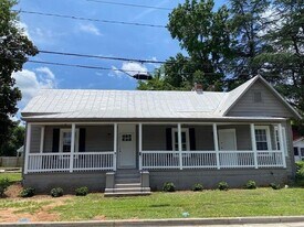 212 W Buena Vista Ave in North Augusta, SC - Building Photo