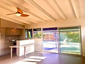 3715 E Calle de Ricardo, Unit 3 in Palm Springs, CA - Building Photo