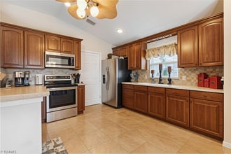 4644 Varsity Cir in Lehigh Acres, FL - Foto de edificio - Building Photo