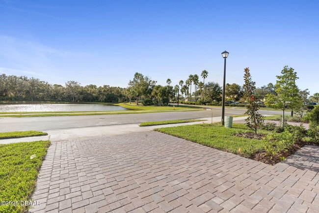105 Pitching Wedge Dr in Daytona Beach, FL - Building Photo - Building Photo