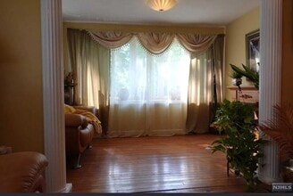 1153 Queen Anne Rd in Teaneck, NJ - Foto de edificio - Building Photo