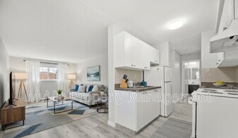 9740-9782 82 Ave NW in Edmonton, AB - Building Photo