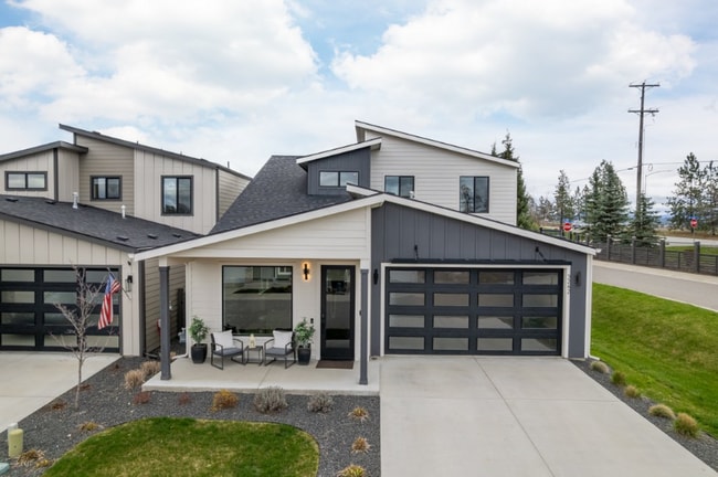property at 3242 N Rosalia Rd