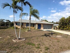311 SW 48th Terrace in Cape Coral, FL - Building Photo