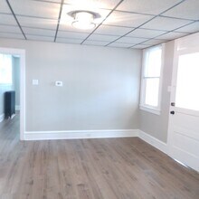 35 Manor Ave, Unit B in Millersville, PA - Building Photo - Building Photo