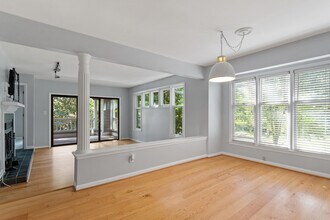 700 Bishops Park Dr in Raleigh, NC - Building Photo - Building Photo