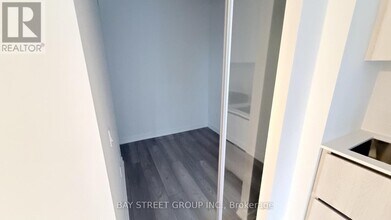 120 Broadway Ave in Toronto, ON - Building Photo - Building Photo