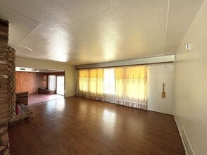 1008 N Primrose Ave in Rialto, CA - Building Photo - Building Photo