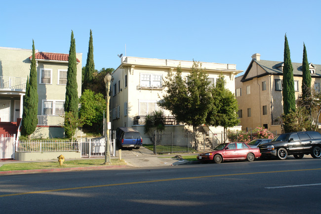 329 S Rampart Blvd in Los Angeles, CA - Foto de edificio - Building Photo