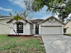 2315 Kenwick Dr in Valrico, FL - Building Photo