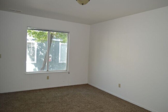 3907 Pheasant Dr-Unit -3 in Carson City, NV - Building Photo - Building Photo