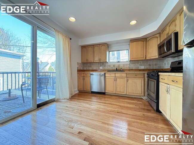 9 Pennsylvania Ave in Newton, MA - Foto de edificio - Building Photo