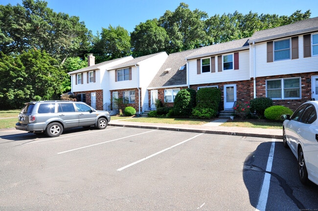 3 St Marc Cir in South Windsor, CT - Building Photo - Building Photo