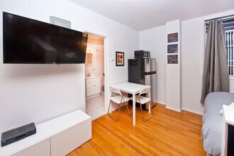 333 E 95th St, Unit SI ID1032055P in New York, NY - Foto de edificio - Building Photo