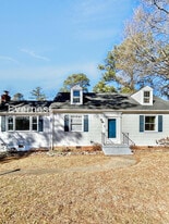 8282 Wonderland Ln in Mechanicsville, VA - Building Photo