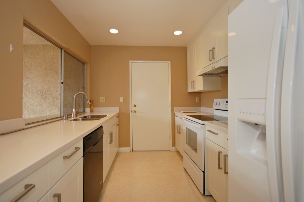 219 Countryhaven Rd in Encinitas, CA - Building Photo